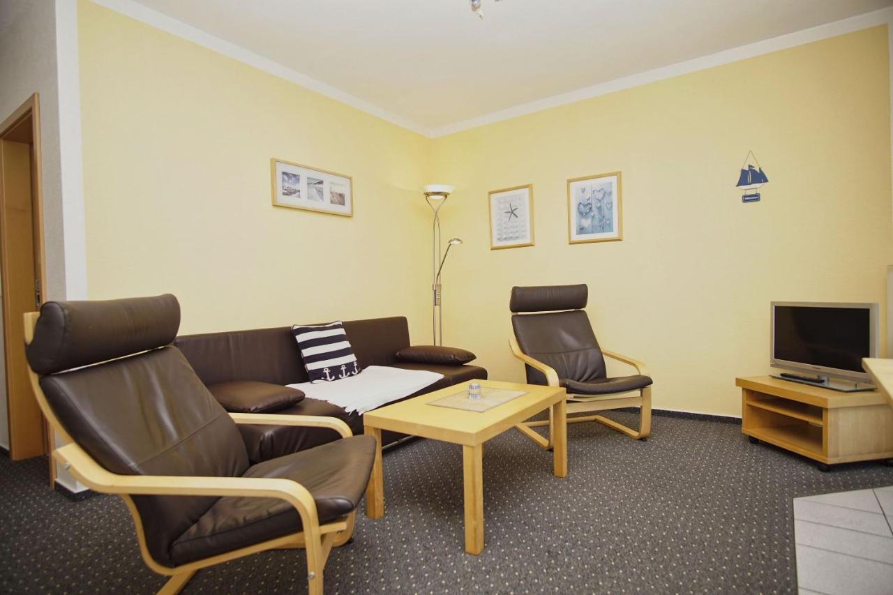 Nah Am Meer, Ruhige Lage, Gratis Nutzung Vom Ahoi Erlebnisbad Und Sauna In Sellin - Haus Inselblick Fewo 01 Goehren  Exterior photo