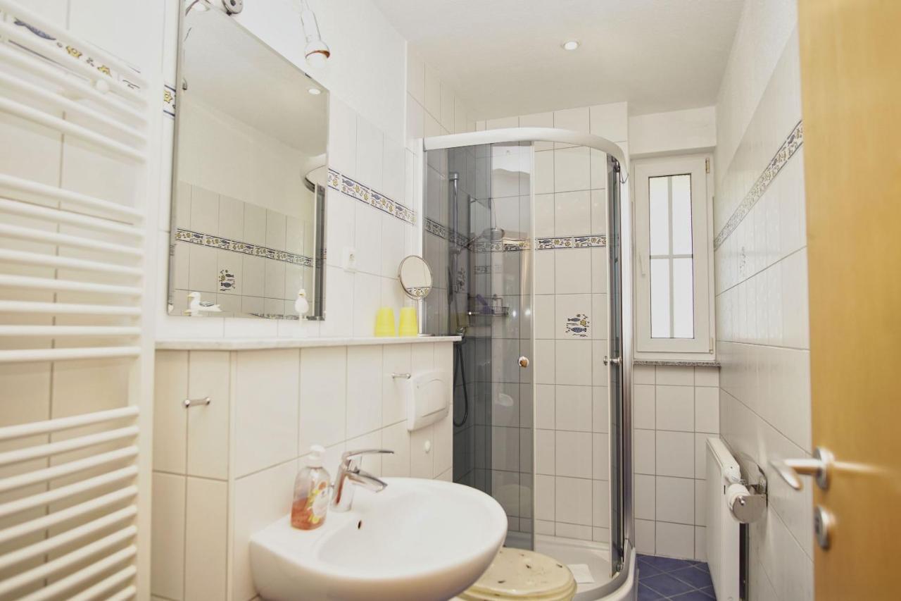 Nah Am Meer, Ruhige Lage, Gratis Nutzung Vom Ahoi Erlebnisbad Und Sauna In Sellin - Haus Inselblick Fewo 01 Goehren  Exterior photo