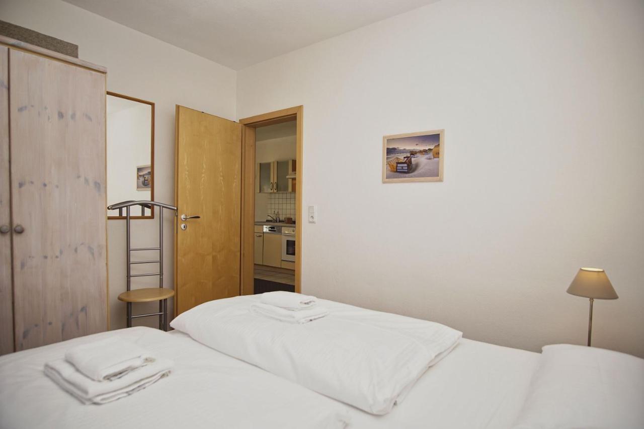 Nah Am Meer, Ruhige Lage, Gratis Nutzung Vom Ahoi Erlebnisbad Und Sauna In Sellin - Haus Inselblick Fewo 01 Goehren  Exterior photo
